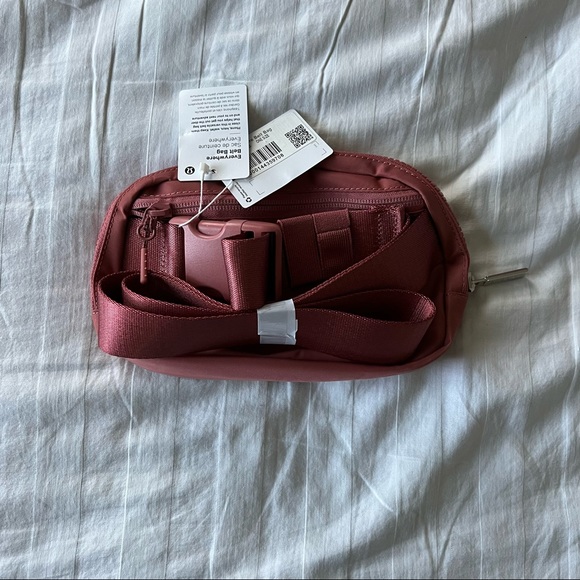 Lululemon brier rose everywhere belt bag - Picture 2 of 4
